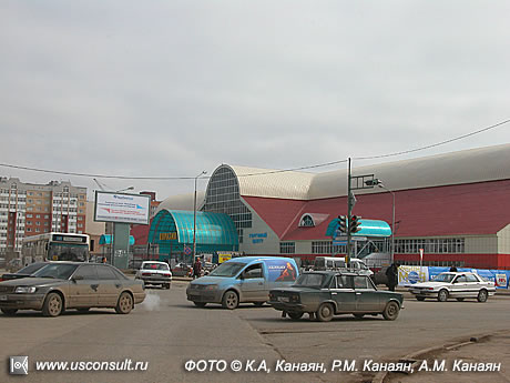 Парковка торгового центра «Евразия», Астана. ФОТО © К.А. Канаян, Р.М. Канаян, А.М Канаян